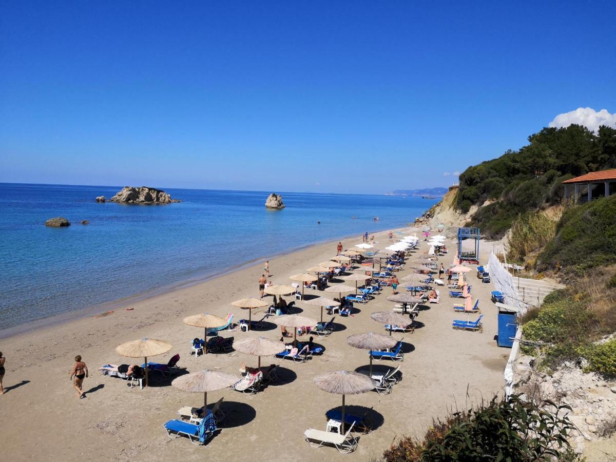 Giokos Apartment Agios Matthaios  ภายนอก รูปภาพ