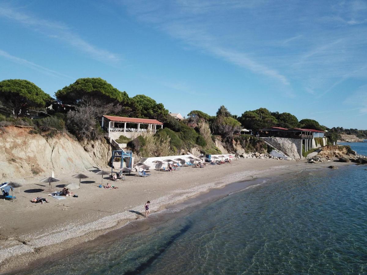Giokos Apartment Agios Matthaios  ภายนอก รูปภาพ