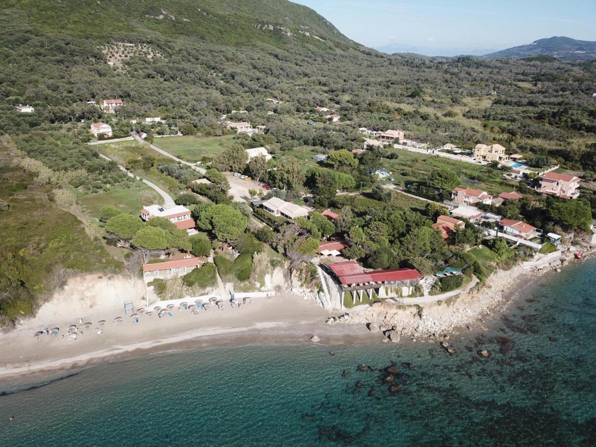 Giokos Apartment Agios Matthaios  ภายนอก รูปภาพ