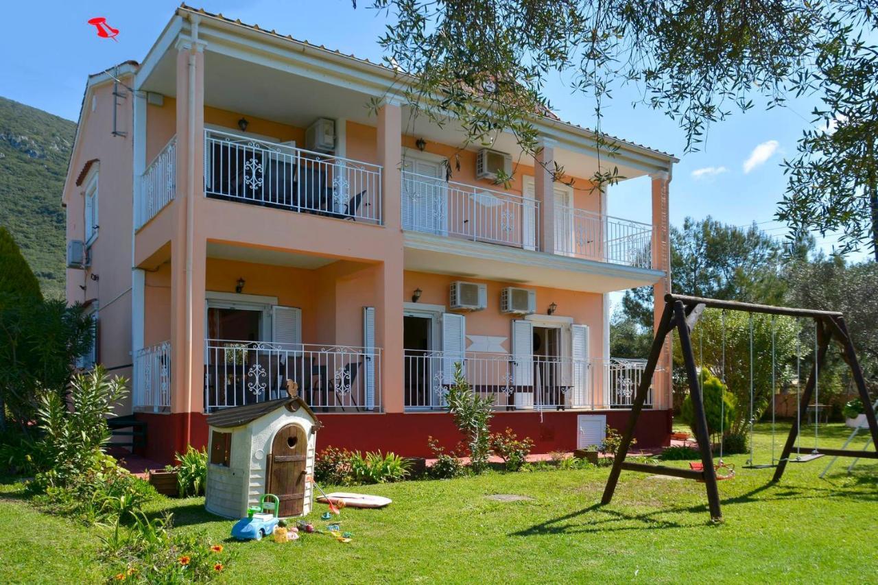 Giokos Apartment Agios Matthaios  ภายนอก รูปภาพ