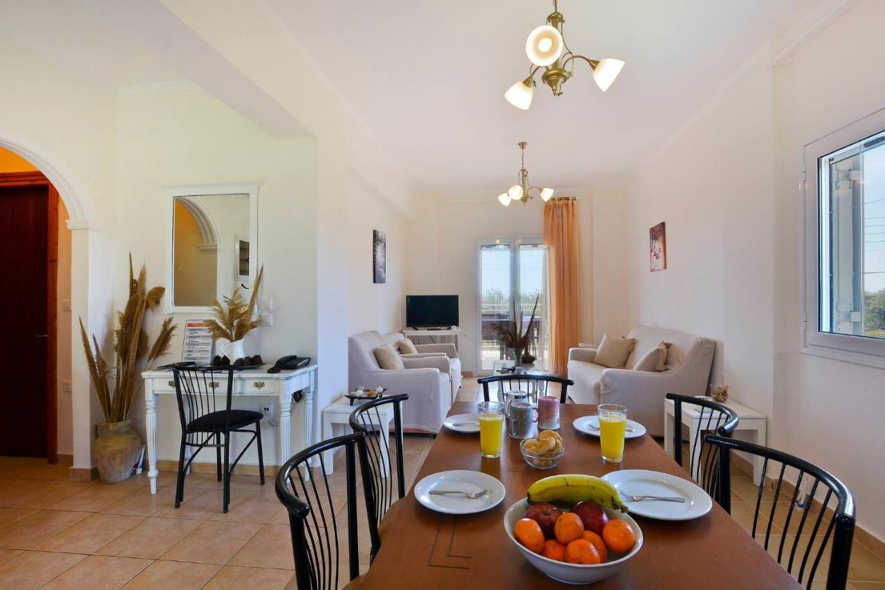 Giokos Apartment Agios Matthaios  ภายนอก รูปภาพ