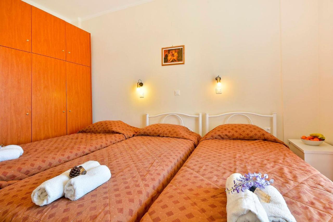 Giokos Apartment Agios Matthaios  ภายนอก รูปภาพ