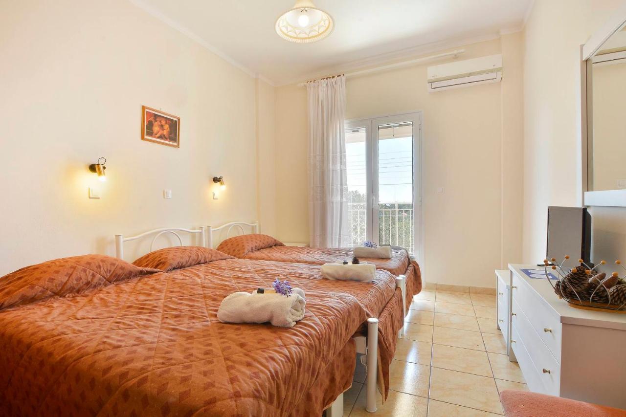 Giokos Apartment Agios Matthaios  ภายนอก รูปภาพ